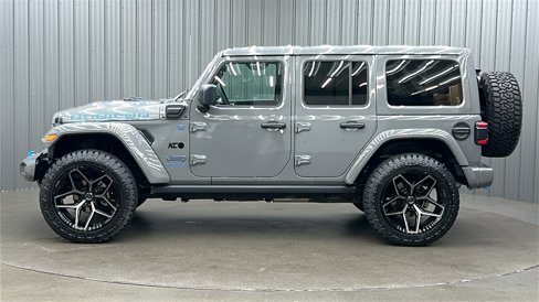 Used 2023 Jeep Wrangler Unlimited Rubicon 4xe image 2