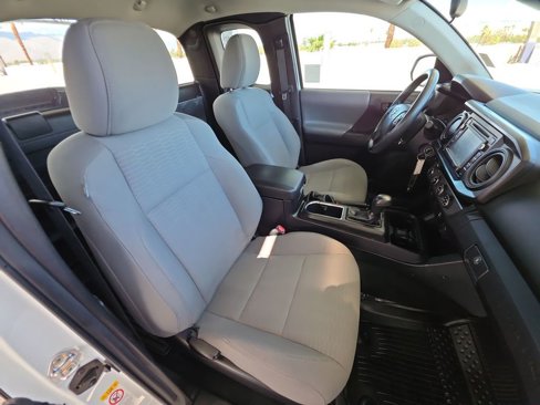 Used 2018 Toyota Tacoma SR image 28