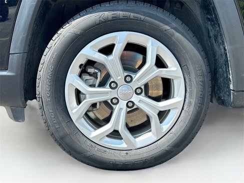 Used 2024 Jeep Compass Latitude image 31