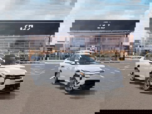 New 2025 Kia K4 LX image 8