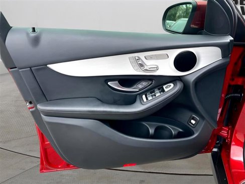 Used 2019 Mercedes-Benz GLC 300 image 25