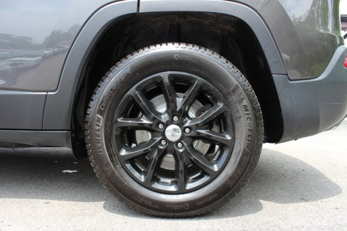 Used 2016 Jeep Cherokee Latitude w/ Comfort/Convenience Group image 45