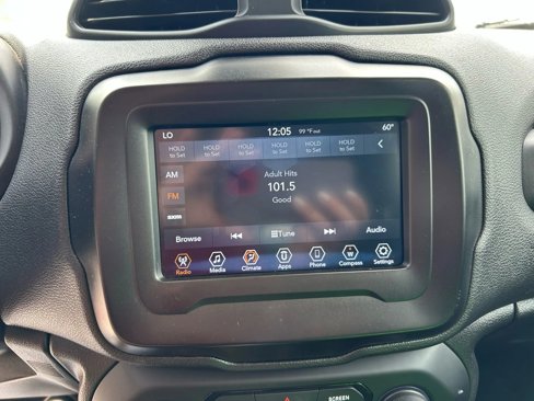 Used 2019 Jeep Renegade Latitude image 18