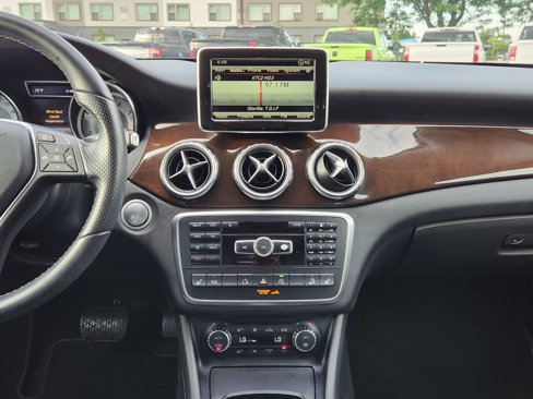 Used 2015 Mercedes-Benz GLA 250 4MATIC w/ Multimedia Package image 18