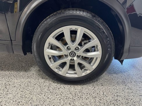 Used 2021 Nissan Rogue Sport S image 17