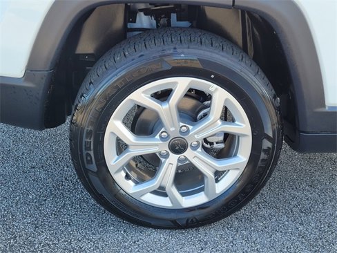 New 2025 Jeep Compass Sport image 10