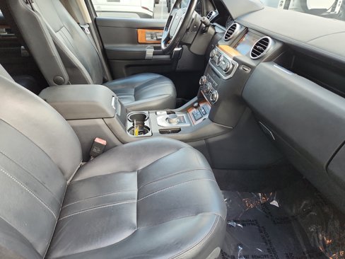 Used 2015 Land Rover LR4 HSE image 3