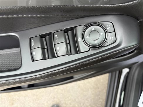 Used 2022 Chevrolet Traverse LT image 9