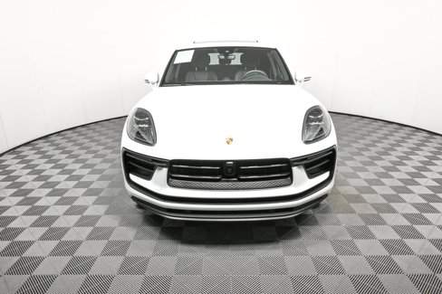 Certified 2025 Porsche Macan image 37