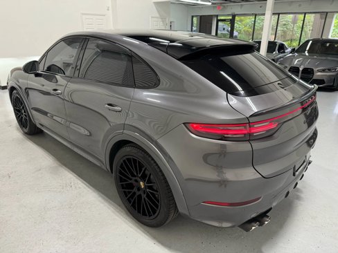 Used 2023 Porsche Cayenne GTS image 12