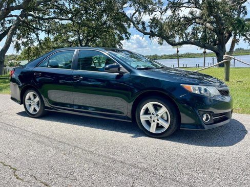 Used 2014 Toyota Camry SE image 18