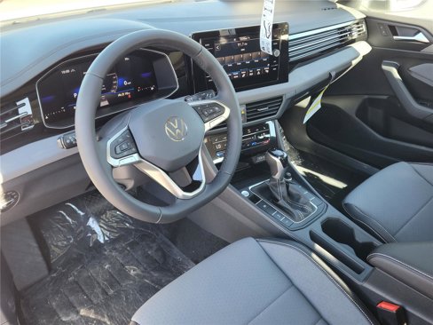 New 2025 Volkswagen Jetta SE image 9