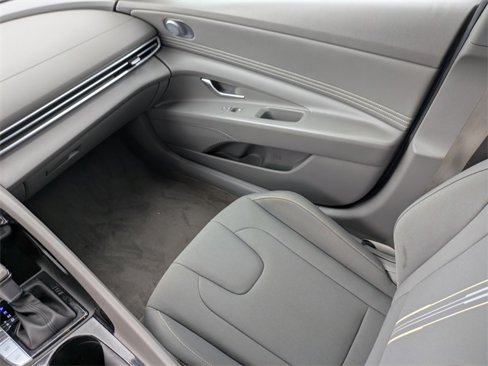 Used 2023 Hyundai Elantra SEL w/ Convenience Package image 15