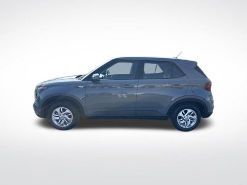 Certified 2023 Hyundai Venue SE image 2