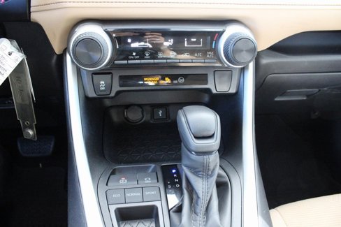Certified 2021 Toyota RAV4 LE image 36