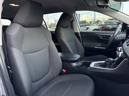 Used 2023 Toyota RAV4 LE image 9