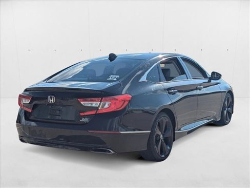 Used 2018 Honda Accord Touring image 5