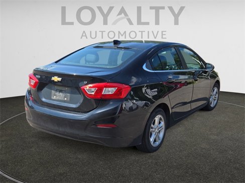 Used 2017 Chevrolet Cruze LT image 5