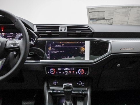 New 2025 Audi Q3 2.0T Premium image 13