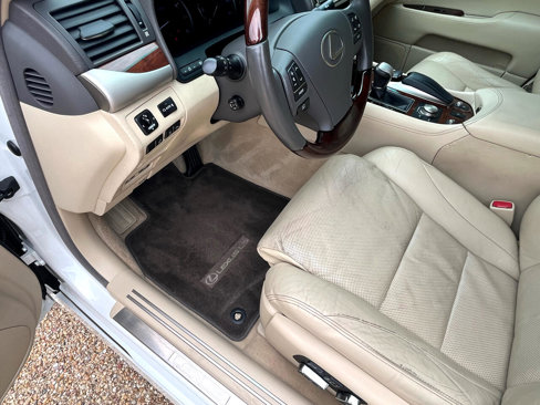 Used 2014 Lexus LS 460 image 28