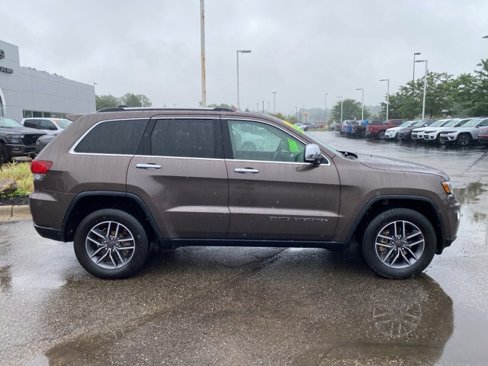 Used 2020 Jeep Grand Cherokee Limited w/ Premium Lighting Group image 2