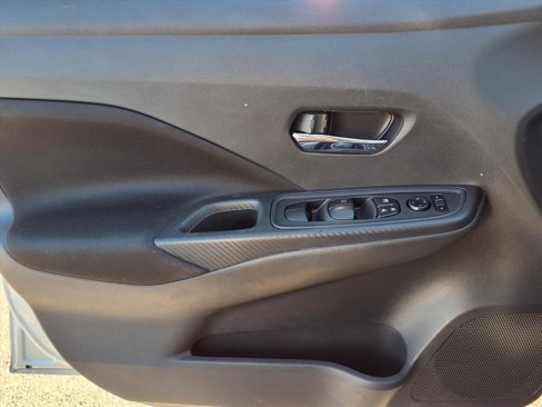 Used 2022 Nissan Versa SV image 21