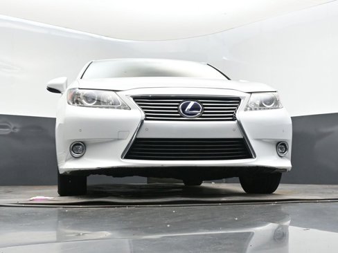 Used 2015 Lexus ES 300h image 43