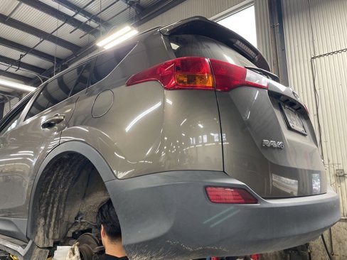 Used 2015 Toyota RAV4 Limited image 3