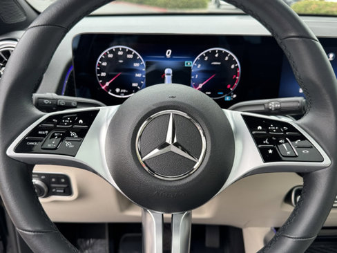 Certified 2025 Mercedes-Benz GLB 250 image 23
