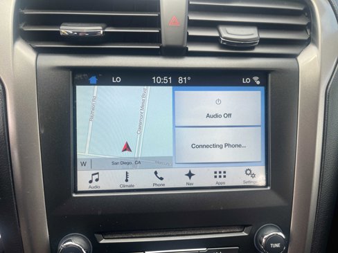 Used 2017 Ford Fusion SE w/ Fusion SE Technology Package image 24