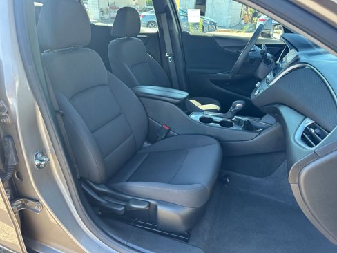 Used 2023 Chevrolet Malibu LT image 36