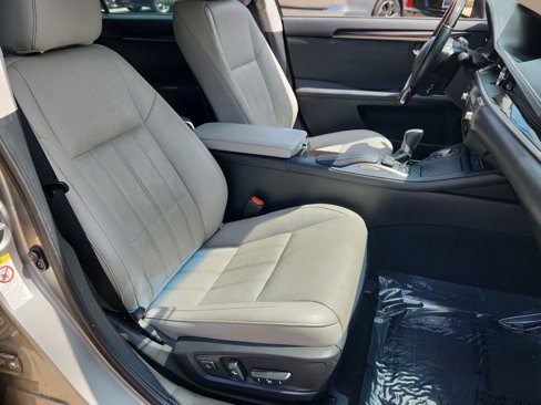 Used 2016 Lexus ES 350 image 19