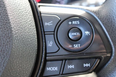 Certified 2021 Toyota RAV4 LE image 28