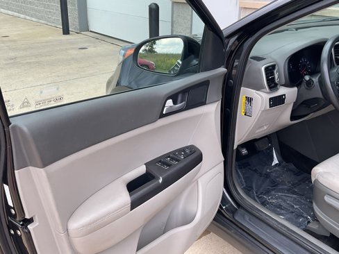 Used 2017 Kia Sportage LX image 7