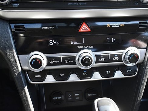 Used 2020 Hyundai Elantra SEL image 30