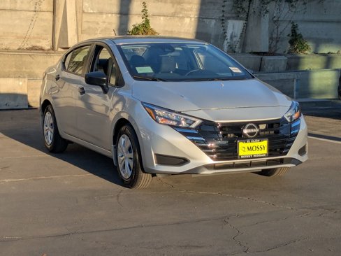 New 2025 Nissan Versa S image 3