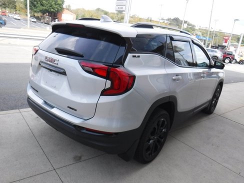 Used 2021 GMC Terrain SLE w/ Driver Convenience Package image 8