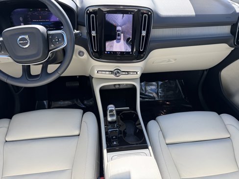 Certified 2024 Volvo XC40 B5 Plus image 14
