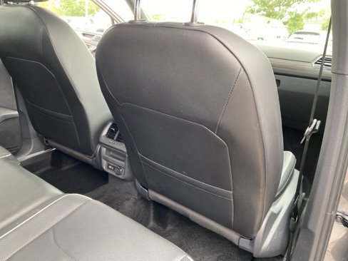 Used 2022 Volkswagen Tiguan SEL R-Line image 37