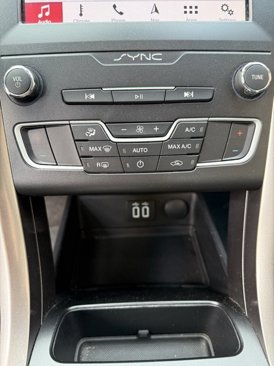 Used 2019 Ford Fusion SE image 30