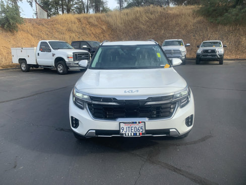 Used 2024 Kia Seltos SX w/ SX Sunroof Package image 2