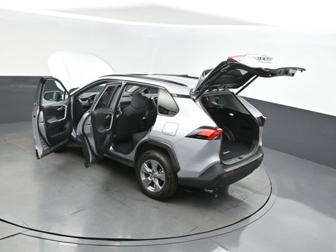 Used 2023 Toyota RAV4 XLE image 2