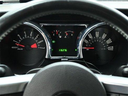 Used 2009 Ford Mustang Convertible image 17