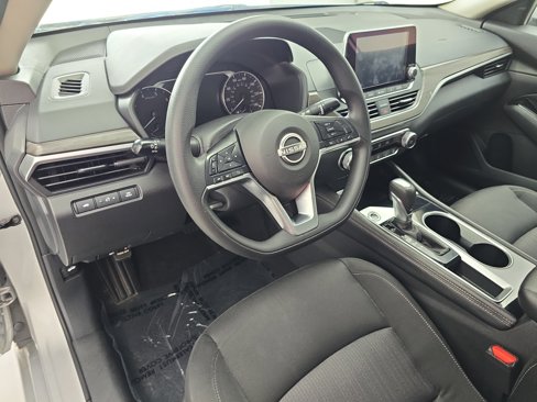 Used 2023 Nissan Altima 2.5 SV image 15