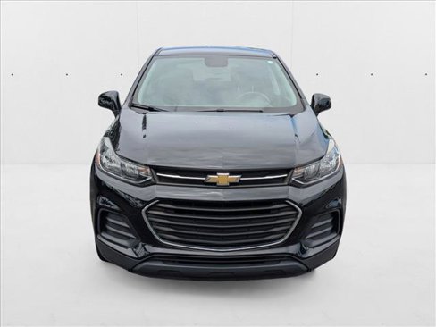Used 2020 Chevrolet Trax LS image 2