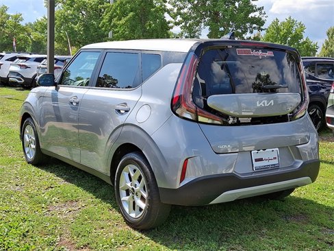 Certified 2023 Kia Soul S image 4