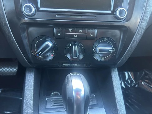 Used 2014 Volkswagen Jetta TDI image 23