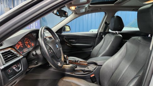 Used 2014 BMW 320i xDrive Sedan image 7