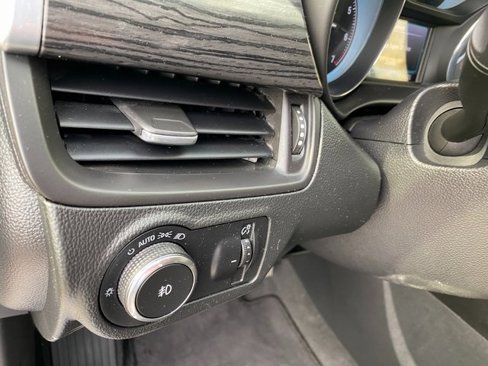 Used 2017 Buick Envision Essence image 22