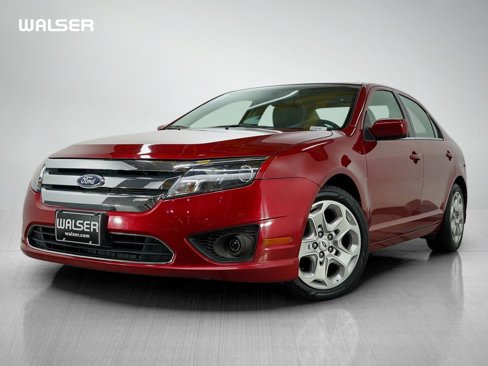 Used 2010 Ford Fusion SE image 1